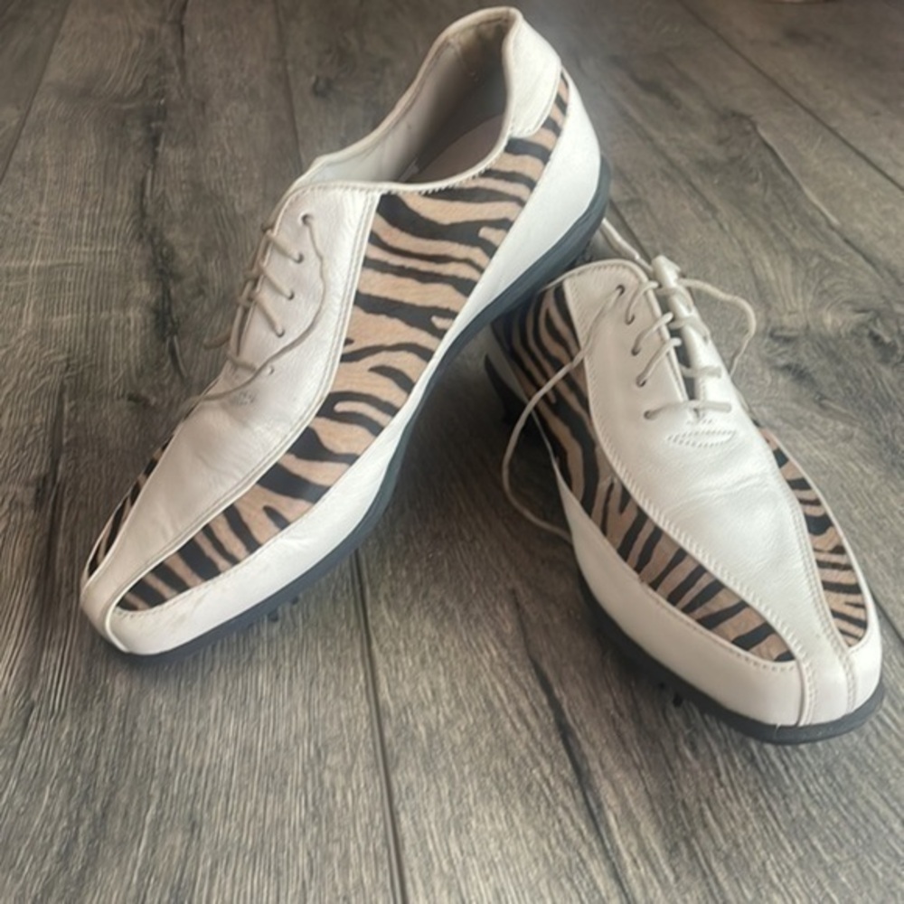 Footjoy shoes Estate collection leather golf shoes size 8.5 animal print white